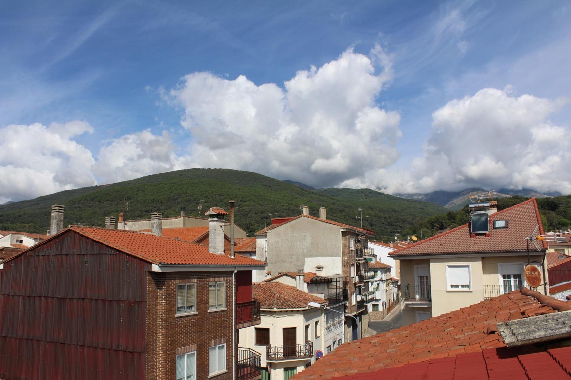 Atico Aires De Gredos Lägenhet Candeleda Exteriör bild
